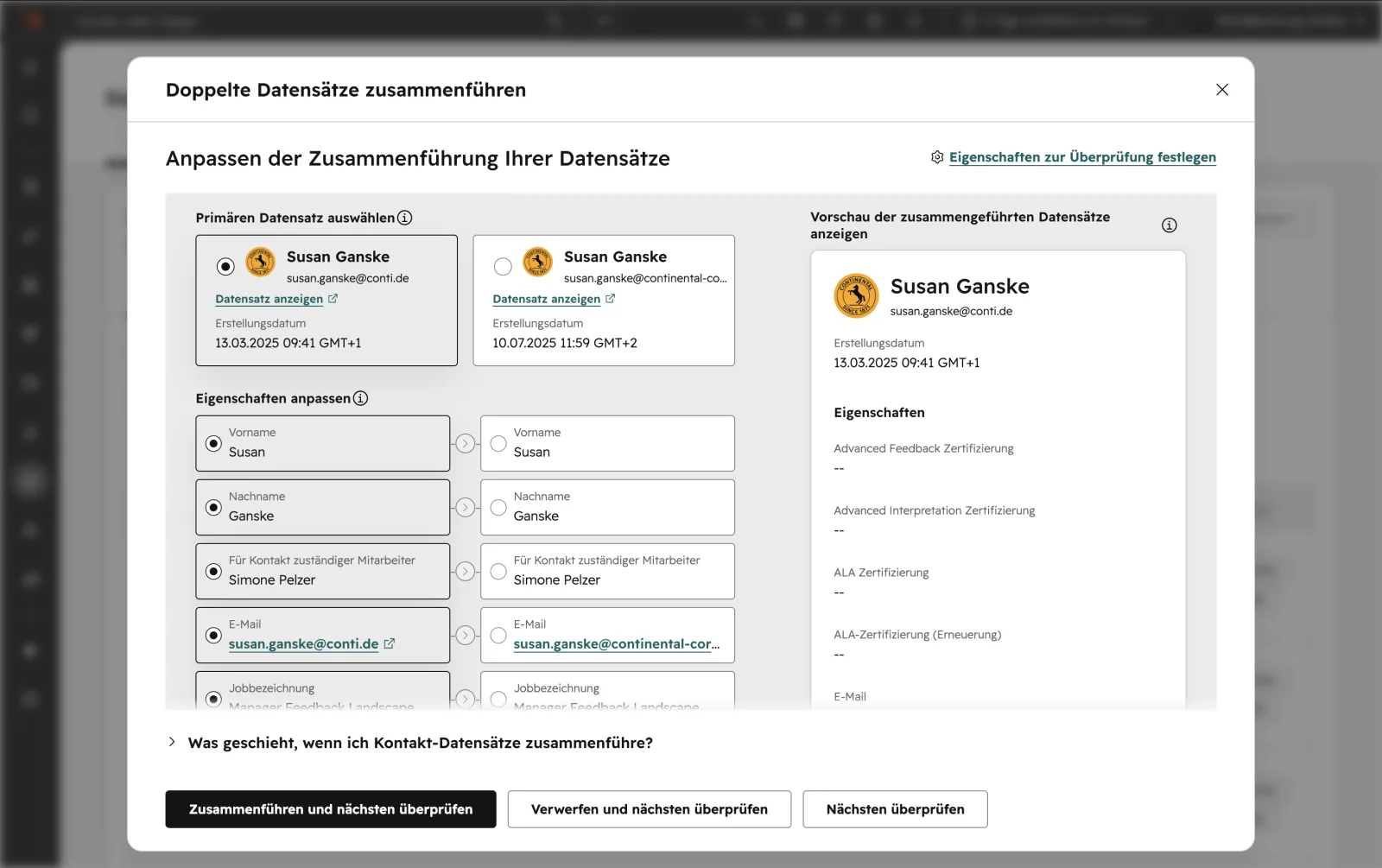 Zusammenführungsdialog mit Seitenvergleich und Eigenschaftsauswahl